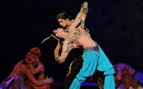  Makhalina and Parish in Scheherazade c Kremlin Ballet.