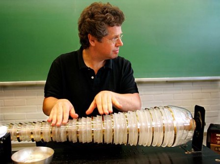 Thomas Bloch and his Glass Harmonica, (c) ThomasBloch.net