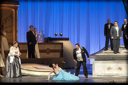  Alfredo’s (Darío Schmunck) denouncement of Violetta (Elizabeth Blancke-Biggs) in Act 2 of Teatro Argentino’s La Traviata. Photo Teatro Argentino.