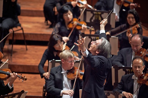 Michael Tilson Thomas conducts the San Francisco Symphony performing Mahler's Symphony No. 5 on September 3, 2010 in Davies Symphony Hall. photo: Bill Swerbenski