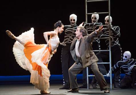 Tamara Rojo (Frida Khalo) and Irek Mukhamedov (Diego Rivera) in Broken Wings from She Said by English National Ballet @ Sadler's Wells. (Taken 12-04-16) ©Tristram Kenton 04/16 (3 Raveley Street, LONDON NW5 2HX TEL 0207 267 5550 Mob 07973 617 355)email: tristram@tristramkenton.com