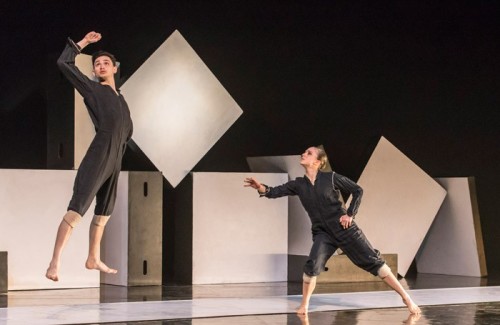 NDT2-Cacti-Dancers-Katarina-van-den-Wouwer-Gregory-Lau-photography-Johan-Persson-4-700x455