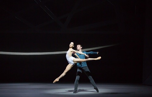 Sophie Martin as Odette and Christopher Harrison as Siegfried in David Dawson's Swan Lake. Photo by Andy Ross (1)