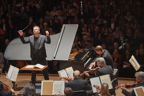 Matthias Pintscher conducts the Cleveland Orchestra © Roger Mastroianni, Courtesy of The Cleveland Orchestra
