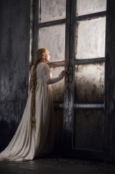 Carolyn Sampson as Mélisande in Pelléas and Mélisande. Scottish Opera 2017. Credit Richard Campbell. (3)