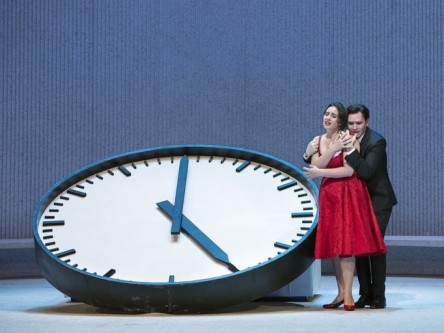 traviata-met-clock