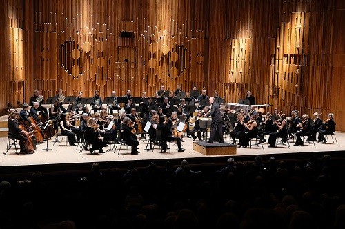 Sir Mark Elder conducts Britten Sinfonia at the Barbican Hall, Thursday 9 November 2017. Photo by Mark Allan