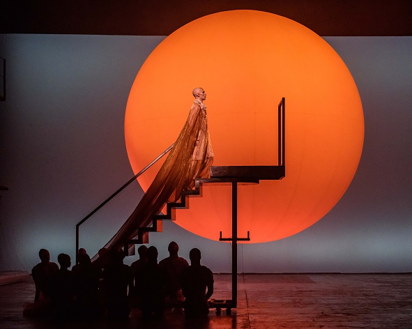 ENO’s Triumphant Akhnaten Revival Shrouds Audiences in Minimalism and ...