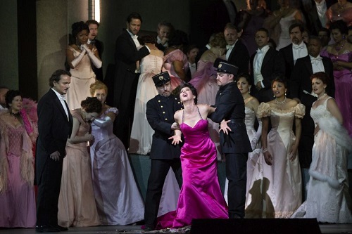 At the Met, Lisette Oropesa shines as Manon – Seen and Heard International