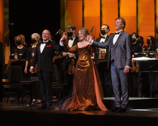 A triumphant premiere of The Brightness of Light at Lyric Opera of Chicago  – Seen and Heard International